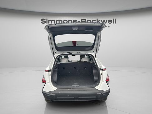 Used 2025 Hyundai Kona SEL image 8