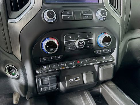 Used 2020 GMC Sierra 3500 Denali w/ Denali Ultimate Package AWD/4WD image 17