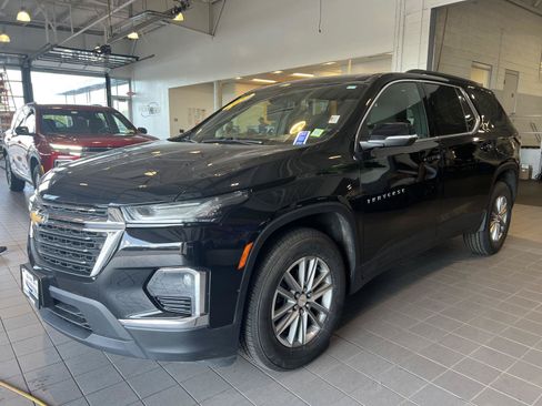 Used 2023 Chevrolet Traverse LT AWD/4WD image 4
