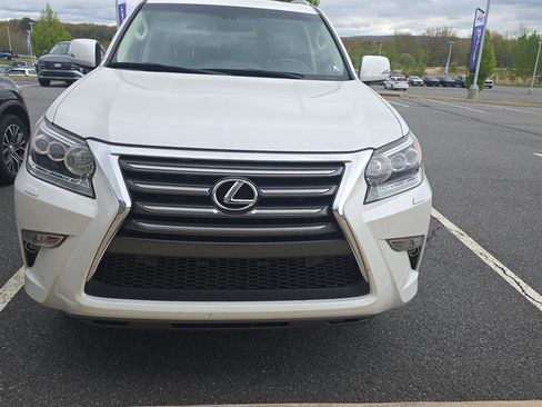 Used 2017 Lexus GX 460 Premium w/ Premium Package AWD/4WD image 4