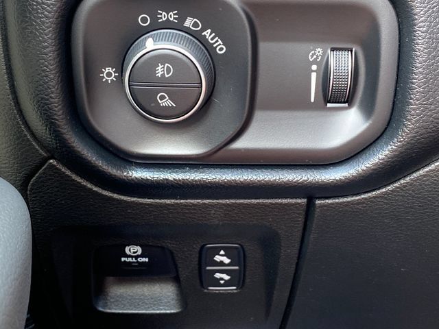 Used 2020 RAM 1500 Big Horn AWD/4WD image 14