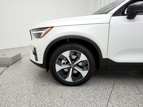 New 2026 Volvo XC40 B5 Plus w/ Protection Package Premier AWD/4WD image 32