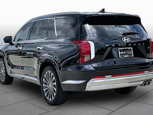 Used 2024 Hyundai Palisade Calligraphy FWD image 11