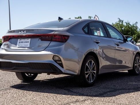 Used 2023 Kia Forte LXS FWD image 5