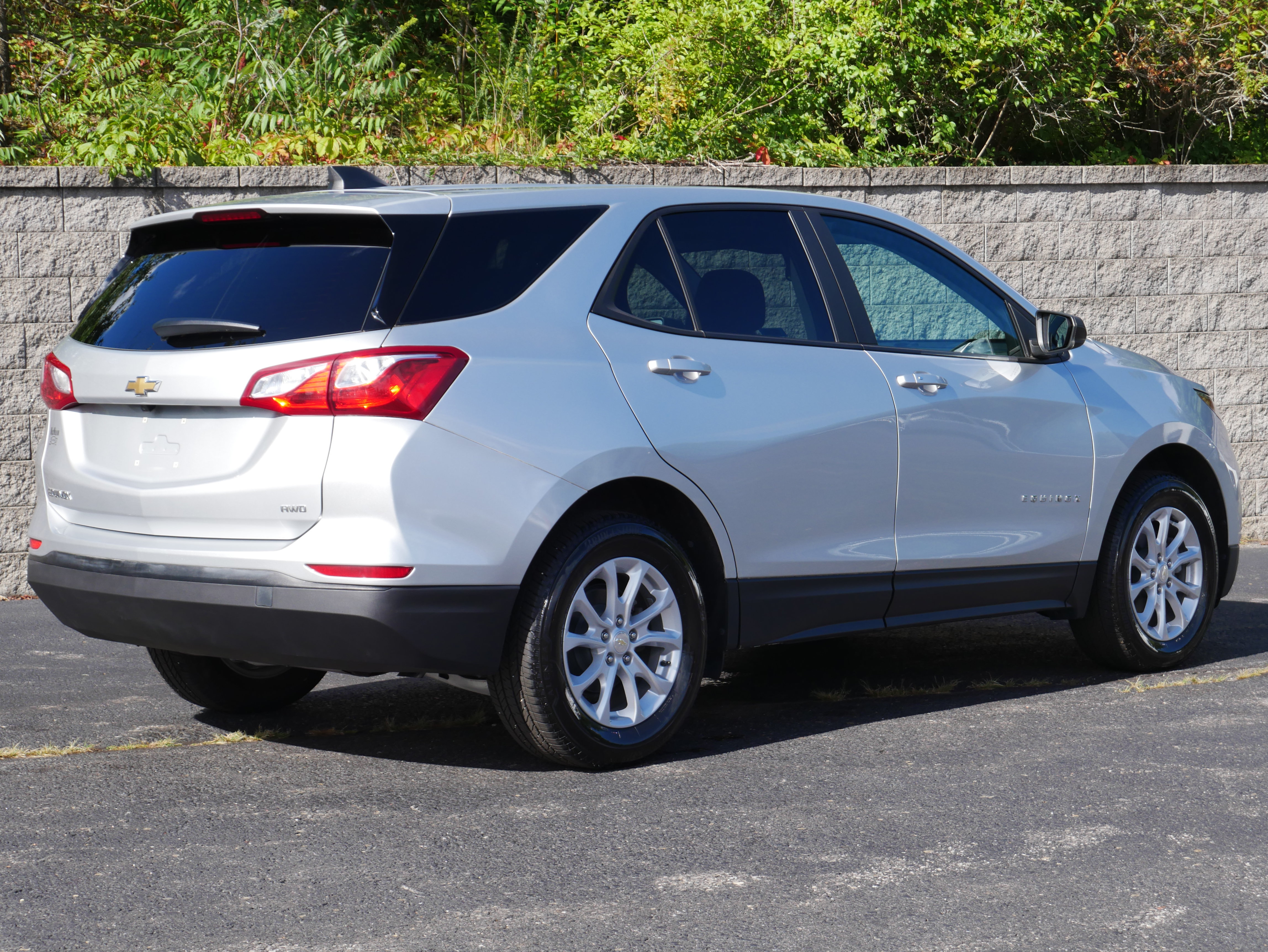 Used 2021 Chevrolet Equinox LS w/ LS Convenience Package AWD/4WD image 7