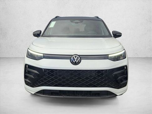 New 2026 Volkswagen Tiguan SE R-Line image 6
