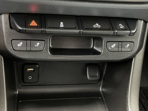 Used 2015 Chevrolet Colorado Z71 AWD/4WD image 22