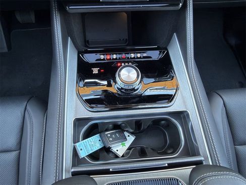 New 2025 Jeep Wagoneer Series II w/ Premium Group I image 16