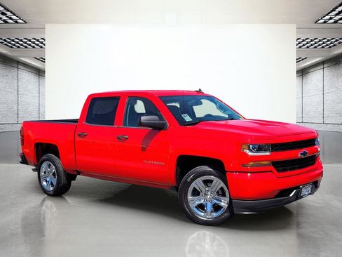 Used 2018 Chevrolet Silverado 1500 Custom w/ Custom Value Package RWD image 2