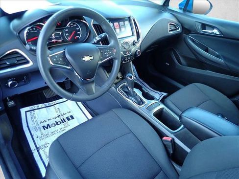 Used 2016 Chevrolet Cruze LT w/ Sun And Sound Package FWD image 9