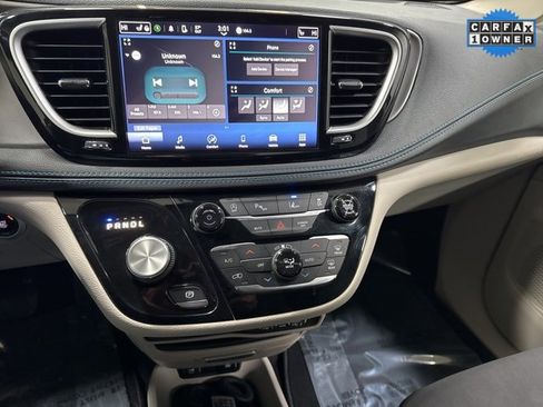 Used 2021 Chrysler Pacifica Touring w/ Cold Weather Group image 19