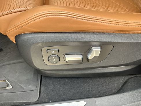 Used 2023 BMW X6 xDrive40i w/ Premium Package image 15