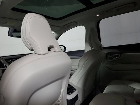 Used 2025 Volvo XC90 B6 Plus AWD/4WD image 16