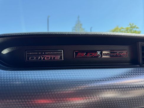 Used 2017 Ford Mustang GT Premium RWD image 43