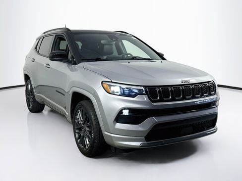Used 2023 Jeep Compass High Altitude AWD/4WD image 3