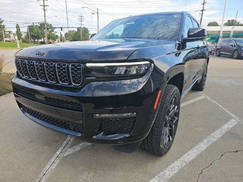 Used 2024 Jeep Grand Cherokee L Summit AWD/4WD image 11
