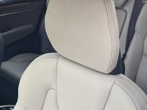 New 2026 Volvo XC90 B6 Ultra image 17