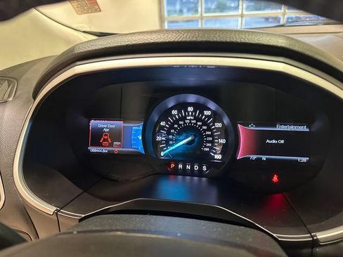 Used 2017 Ford Edge SEL w/ Equipment Group 201A AWD/4WD image 25