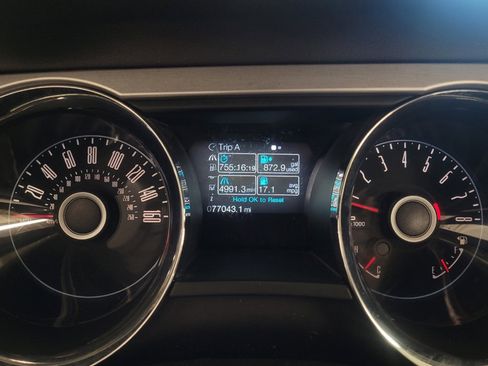 Used 2014 Ford Mustang Premium RWD image 23