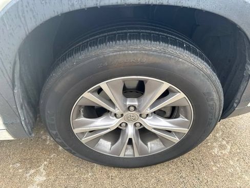 Used 2015 Toyota Highlander XLE FWD image 21