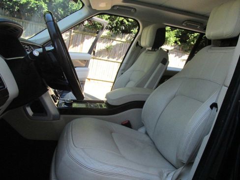 Used 2020 Land Rover Range Rover HSE image 68