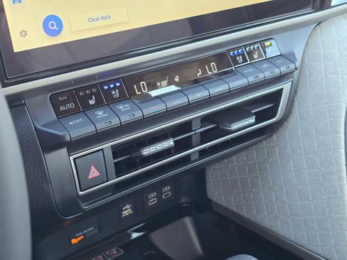 Used 2026 Toyota Camry XLE image 31