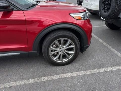 Certified 2022 Ford Explorer XLT w/ Equipment Group 202A AWD/4WD image 14