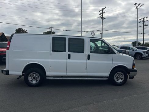 Used 2024 GMC Savana 2500 w/ Driver Convenience Package RWD image 6