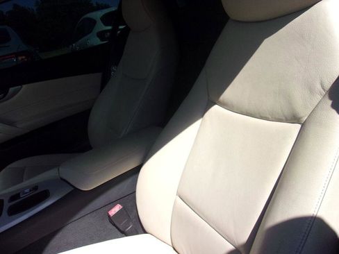 Used 2011 BMW Z4 sDrive30i image 8