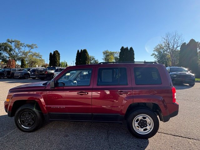 Used 2016 Jeep Patriot Sport w/ Power Value Group AWD/4WD image 2