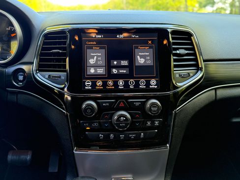 Used 2021 Jeep Grand Cherokee Limited image 25