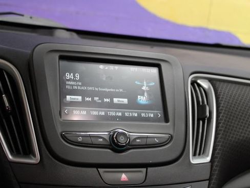 Used 2018 Chevrolet Malibu LS FWD image 19