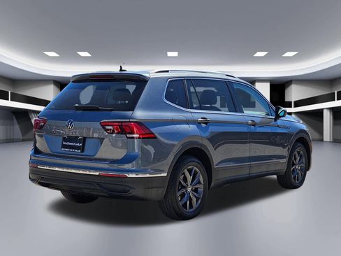 Used 2022 Volkswagen Tiguan SE FWD image 6
