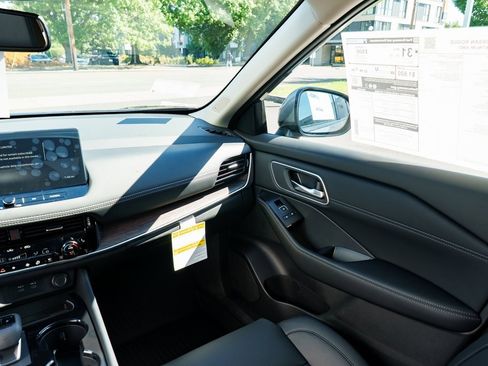 New 2026 Nissan Rogue Platinum w/ Platinum Premium Package image 10