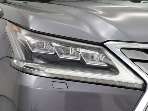 Used 2017 Lexus LX 570 4WD w/ Luxury Package image 9