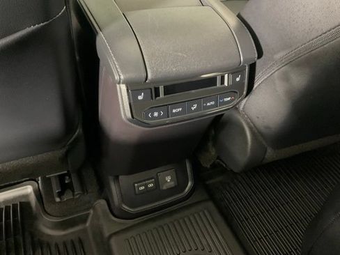 Used 2024 Toyota Highlander Platinum AWD/4WD image 24