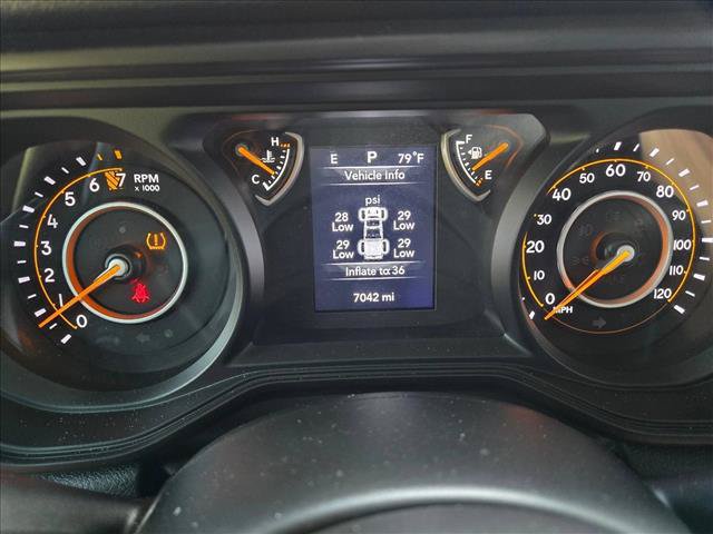 Used 2025 Jeep Gladiator Sport AWD/4WD image 9