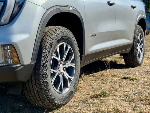 New 2026 GMC Acadia AT4 w/ LPO, Floor Liner Package image 16