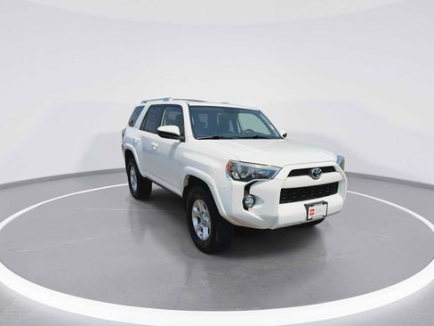 Certified 2016 Toyota 4Runner SR5 AWD/4WD image 2