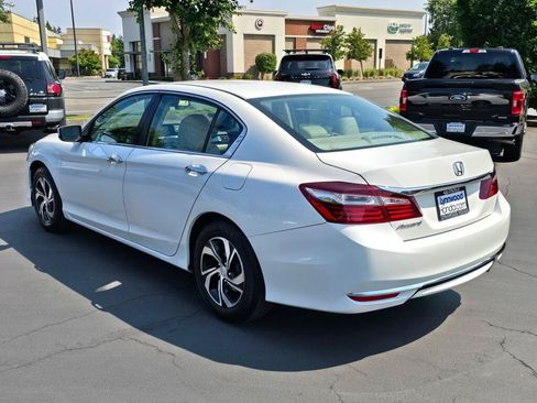 Used 2016 Honda Accord LX image 16