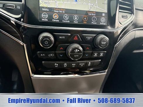 Used 2021 Jeep Grand Cherokee Limited AWD/4WD image 27