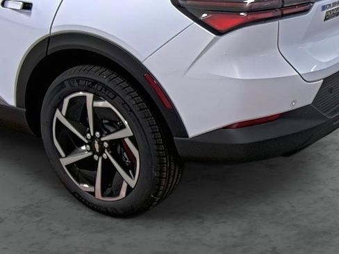 New 2026 Chevrolet Equinox EV LT image 9