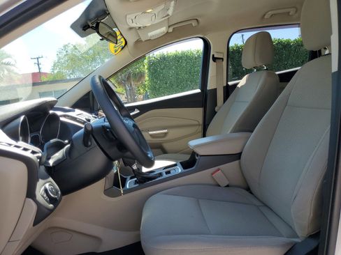 Used 2017 Ford Escape SE image 15