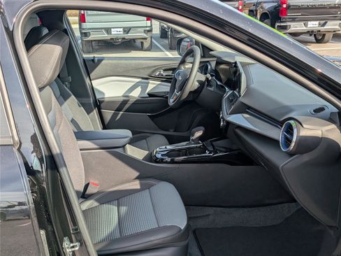 New 2026 Chevrolet Trax LT w/ Sunroof Package image 7