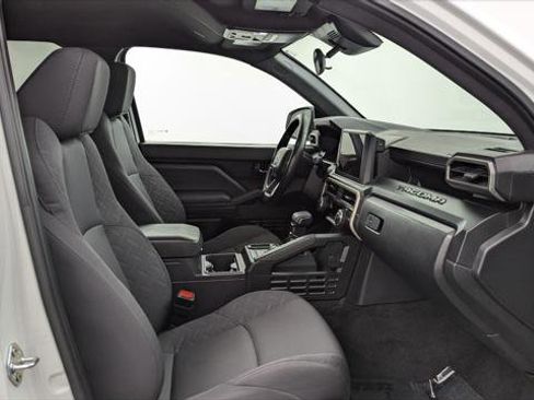 Used 2025 Toyota Tacoma SR image 21