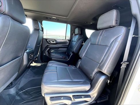 Used 2024 Chevrolet Suburban RST w/ Luxury Package AWD/4WD image 15