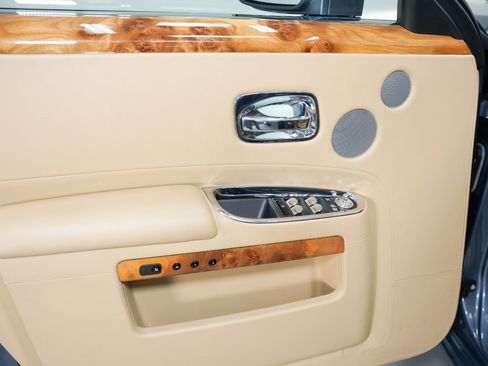 Used 2011 Rolls-Royce Ghost RWD image 52