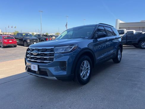 New 2026 Ford Explorer Active image 4