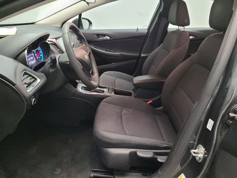 Used 2017 Chevrolet Cruze LT FWD image 17