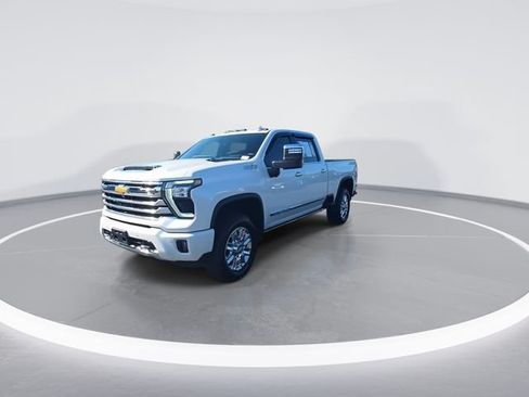 Used 2025 Chevrolet Silverado 2500 High Country w/ High Country Premium Package AWD/4WD image 4
